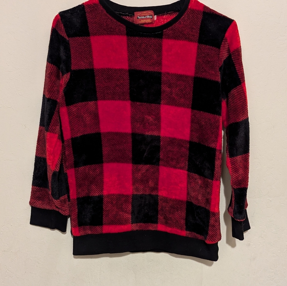 BesserBay  Red and Black Checkered sweater size XL